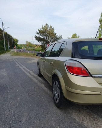 Opel Astra cena 7800 przebieg: 257000, rok produkcji 2004 z Płock małe 154
